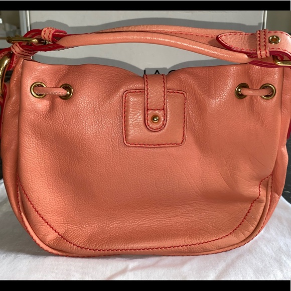 🆕 Marc Jacobs Mini Hobo Bag in Passion Fruit ‼️ - Picture 5 of 11